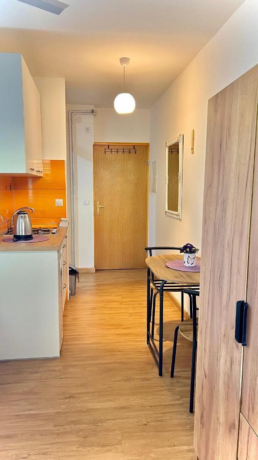 Apartments Neven Omis Exterior photo